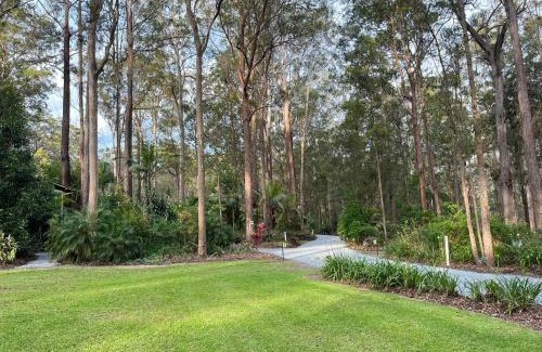 Old Bar Resort | Elegant Chiltern Lodge Country Retreat with Ocean Views
