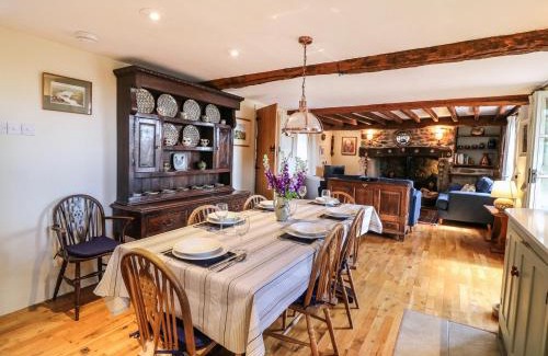 South Tawton House | Family-Friendly Chilvery Farm Cottage with Pet Amenities
