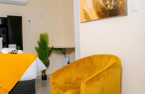 Musina Apartment | Welcoming Chimas Guest House with Breakfast Included