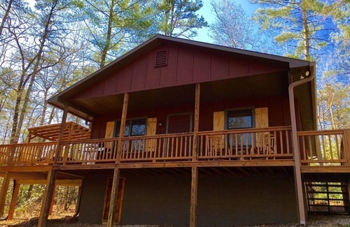 Sautee Nacoochee Cabin | Relaxing Chimney Mtn 5 Cabin with Hot Tub & Deck