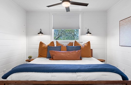 Fredericksburg House | Chin 1