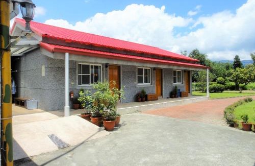Guanshan House | Top-Rated Chin Shan B&B: Family-Friendly with Breakfast
