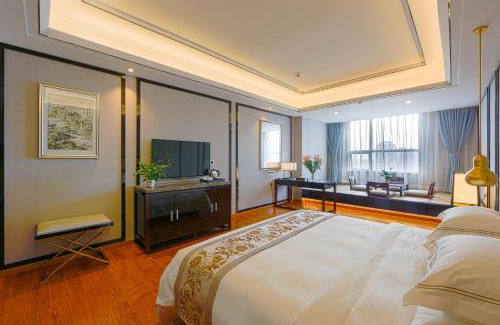 Luogang Hotel | Top-Rated China Show International Hotel with Hot Tub Access