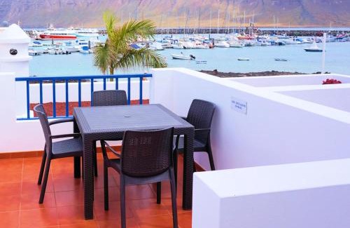 Caleta de Sebo Apartment | Oceanfront Bliss at Chinijo Beach - Guest Rated 8.9/10