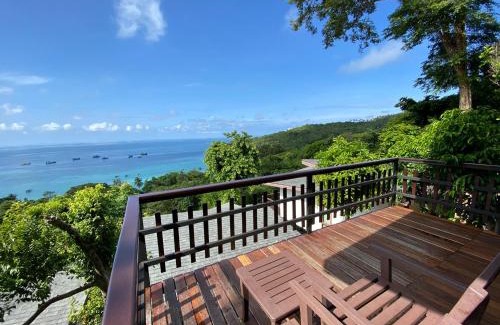 Koh Tao House | Oceanfront Chintakiri Resort: Family-Friendly with Pool