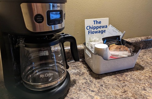 Hayward Apartment | Family-Friendly Getaway at Chip-Wa Lodging Room 4