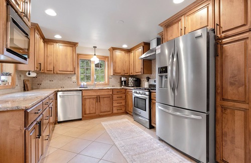 Cascade-Chipita Park Cottage | Chipita Pines: Hot Tub Haven & Ultimate Relaxation