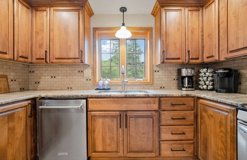 Cascade-Chipita Park Cottage | Chipita Pines: Hot Tub Haven & Ultimate Relaxation