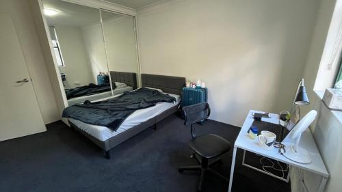 Chippendale House | Budget-Friendly Chippendale 2b1b with Breakfast & Kitchen
