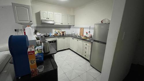 Chippendale House | Budget-Friendly Chippendale 2b1b with Breakfast & Kitchen
