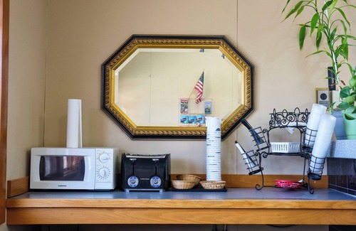 Mount Pleasant Hotel | Budget-Friendly Stay at Chippewa Motel with Family Amenities