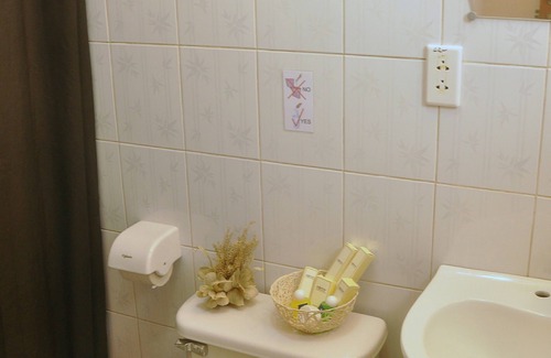 El Vedado Hotel | Chiqui Apartment: Family-Friendly Getaway with Spa Access