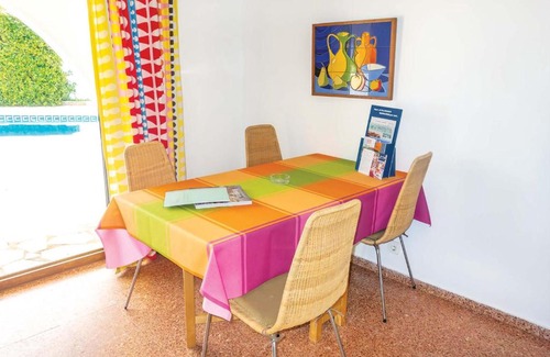 Cala en Porter Villa | Chiquita: Family-Friendly Retreat with Pool & Kitchen
