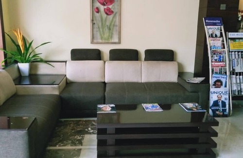 Palayam Hotel | Chirag Inn: Family-Friendly Stay with Breakfast & Dining