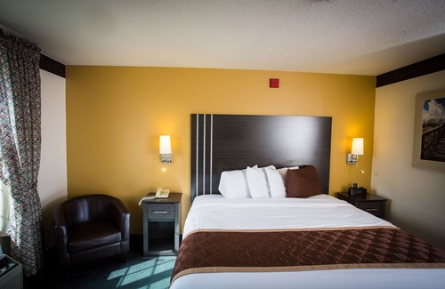 Chisholm Hotel | Family-Friendly Stays at Chisholm Inn & Suites with Breakfast