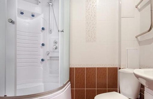Novo-Savinovskiy Apartment | Guest Rated: Чистопольская 60 with Wheelchair Access