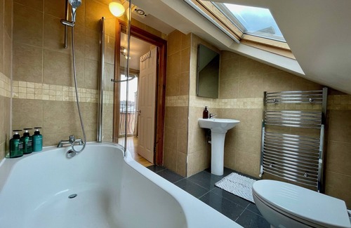 Chiswick Apartment | Elegant Chiswick 4 Bed Victorian Townhouse Near Tube