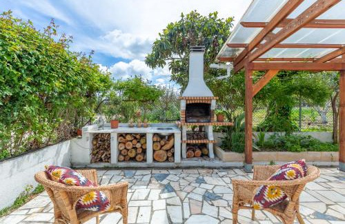 Santo Estevao Apartment | Discover Chitaka's Organic Farmhouse with Oceanfront Views