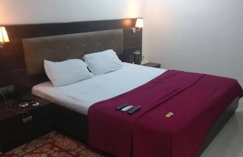 Saputara Resort | Relax at Chitrkot Hill Resort with Pool and Hot Tub Access