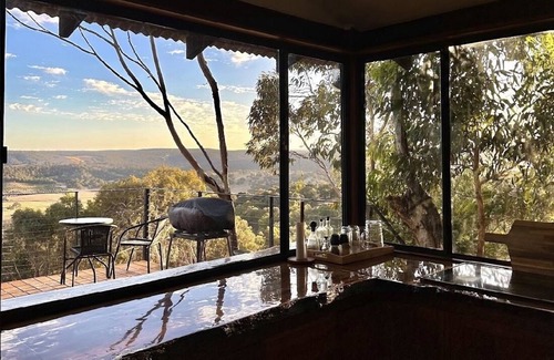 Lower Chittering House | Chittering Heights - Romantic Retreat with Spa & Pool