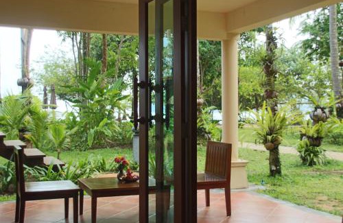 Khong Koi Beach Resort | Relax at Chivapuri Beach Resort with Oceanfront Views
