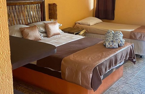 Lagoa do Banana Hotel | Discover Chiveve Lagoa do Banana: Family-Friendly Retreat