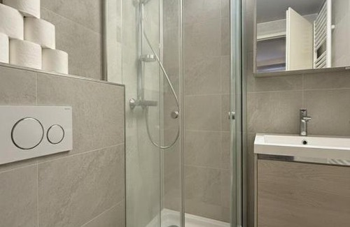 Rollingergrund-Belair Nord Apartment | CHL Stay apartment One-Bedroom Apartment Steps from Luxembourg Hospital-Private Garden Included