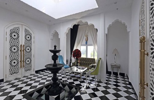 Phu My Hung Hotel | Indulge at Chloe Gallery: 5-Star Comfort with Pool & Dining