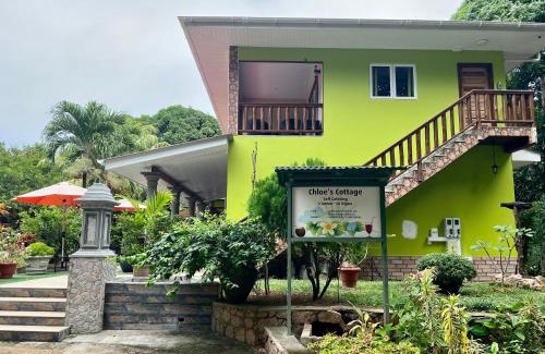 La Digue House | Cozy Chloe's Cottage with Ocean View & Family-Friendly Perks