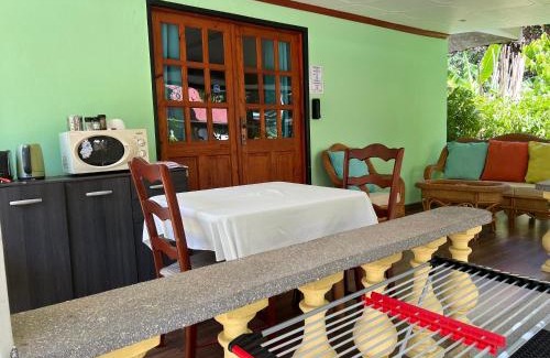 La Digue House | Cozy Chloe's Cottage with Ocean View & Family-Friendly Perks