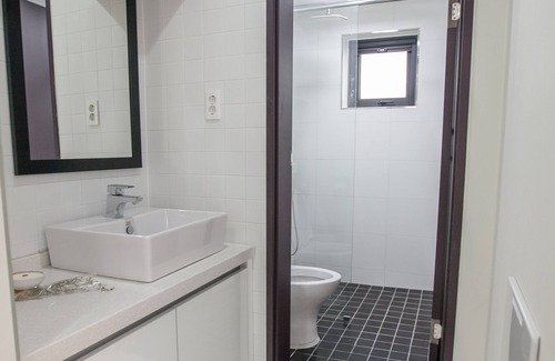 Seogyo-dong Apartment | Ideal Cho's Apartment near Hongdae STN with Breakfast