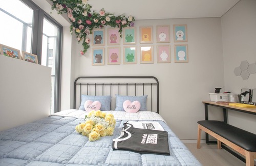 Seogyo-dong Apartment | Ideal Cho's Apartment near Hongdae STN with Breakfast