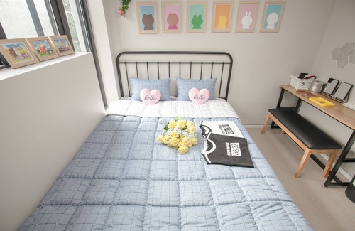 Seogyo-dong Apartment | Ideal Cho's Apartment near Hongdae STN with Breakfast