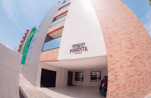 Bessa Apartment | Welcoming Chocolate with Pepper Building: Child-Friendly Retreat