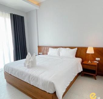 Ban Bueng Apartment | Discover Choe Hotel Banbueng: Guest Rated 8.7/10