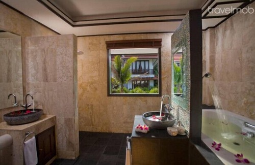 Choeng Mon Villa | Serene Choeng Mon Beach Souha Villa with Oceanfront Pool