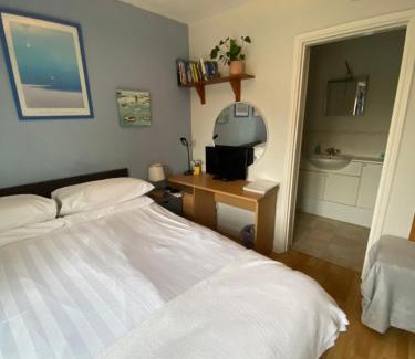 Paddock Wood Bed & Breakfast | Ideal Double Bedrooms in Paddock Wood for Families & Friends