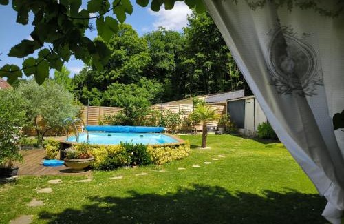 Choisy-au-Bac Bed & Breakfast | Indulge in Relaxation at Choisy le Jacuzzi - Hot Tub Haven