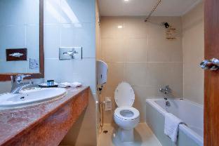North Pattaya Resort | Relax at Cholchan Pattaya Beach Resort - Oceanfront Oasis