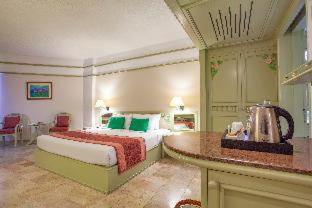 North Pattaya Resort | Relax at Cholchan Pattaya Beach Resort - Oceanfront Oasis