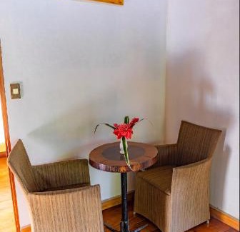 Puerto Maldonado House | Family-Friendly Chomi House Tambopata with Pool Access
