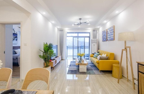Chongqing Apartment | Convenient Chongqing Nanan Apartment with Family-Friendly Amenities