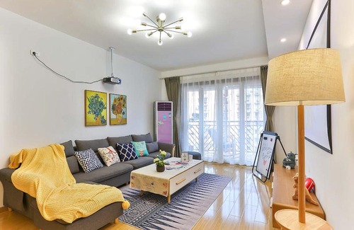 Yuzhong Apartment | Discover Unforgettable Stays at HongYaDong Locals Apartment