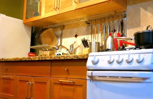 New Kingston Apartment | Experience Joy @ 16 - Studio Apartment with Pool & Spa