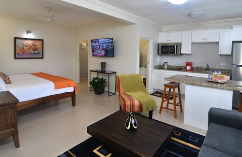 Molynes Gardens House | Experience Joy at Gardens of Blissett - Studio Apartment