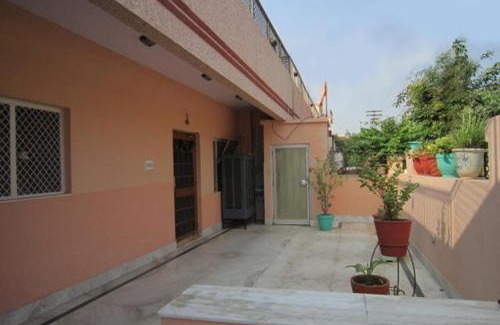 Jodhpur House | Cozy Chopasani Room: Family-Friendly with Breakfast Included