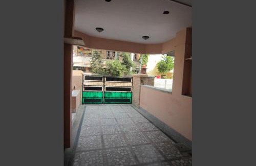 Jodhpur House | Cozy Chopasani Room: Family-Friendly with Breakfast Included