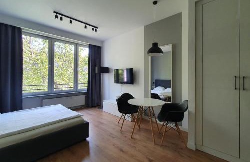 Wola Apartment | Discover Chopin Apartments Expo: Pet-Friendly Retreats