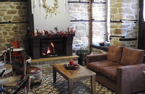 Arnaia House | Chorostasi Mansion: Guest Rated 9.8 with Family-Friendly Amenities