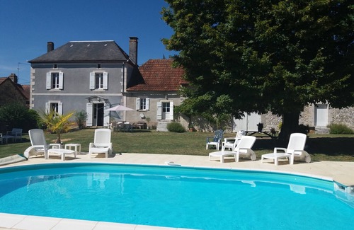 Chourgnac House | Guest Rated 10/10: Chourgnac D’Ans with Pool & Ocean View